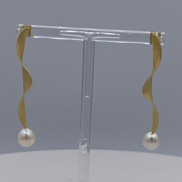 Earring, NWOT, solid 925 sterling silver, 22 Karat gold, real pearl, 2 in. drop - Picture 1 of 11